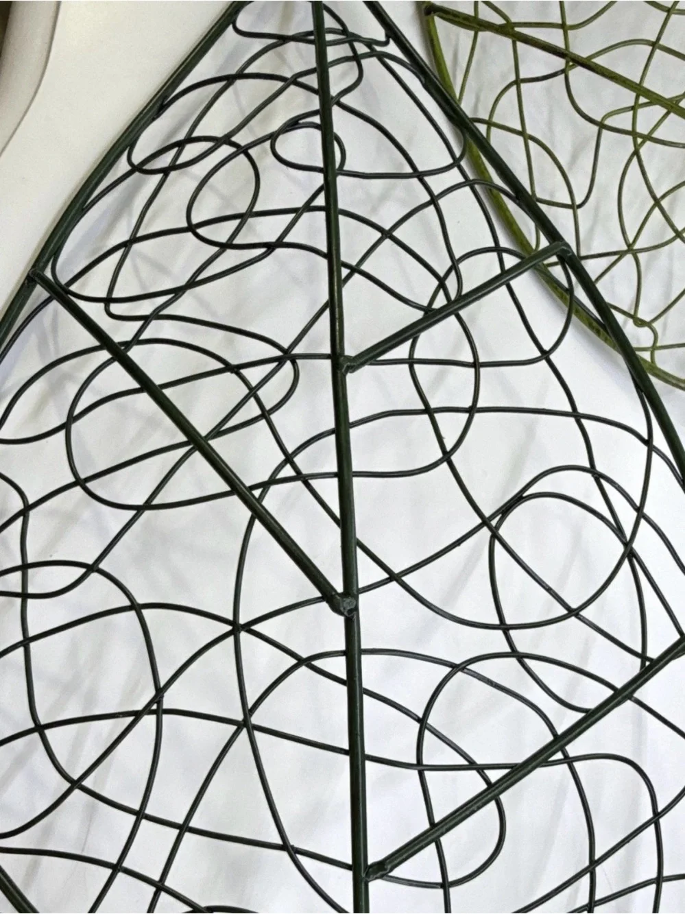 Set of 2 Green Metal Wire Leaf Trays / Decorative Catchall Baskets
